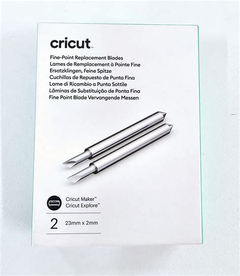 2007457 - Cricut Explore/Maker Fine-Point Replacement Blades 2-Pack; 2 Fine-Point Replacement Blades; Designed to cut a wide variety of materials, this durable blade delivers precision cuts at a great price; For Cricut Maker® and Cricut Explore® family machines; Requires Premium Fine-Point Blade Housing (sold separately)